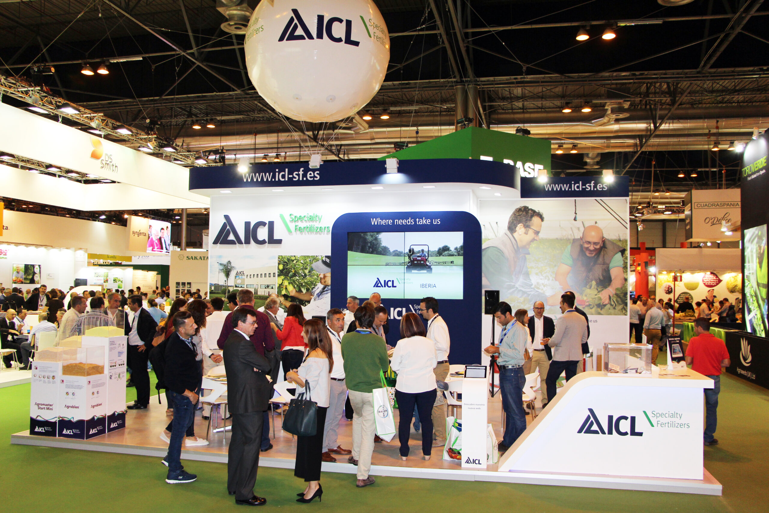 1.- El stand de ICL SF estuvo muy animado toda la feria|portada
